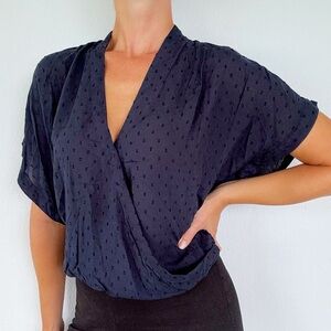 H&M navy blue Swiss dot short sleeve surplice wrap v-neck top size 2